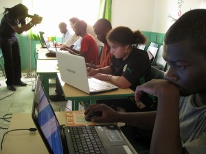 Voir la vidéo de l'atelier Pure Data à Dakar